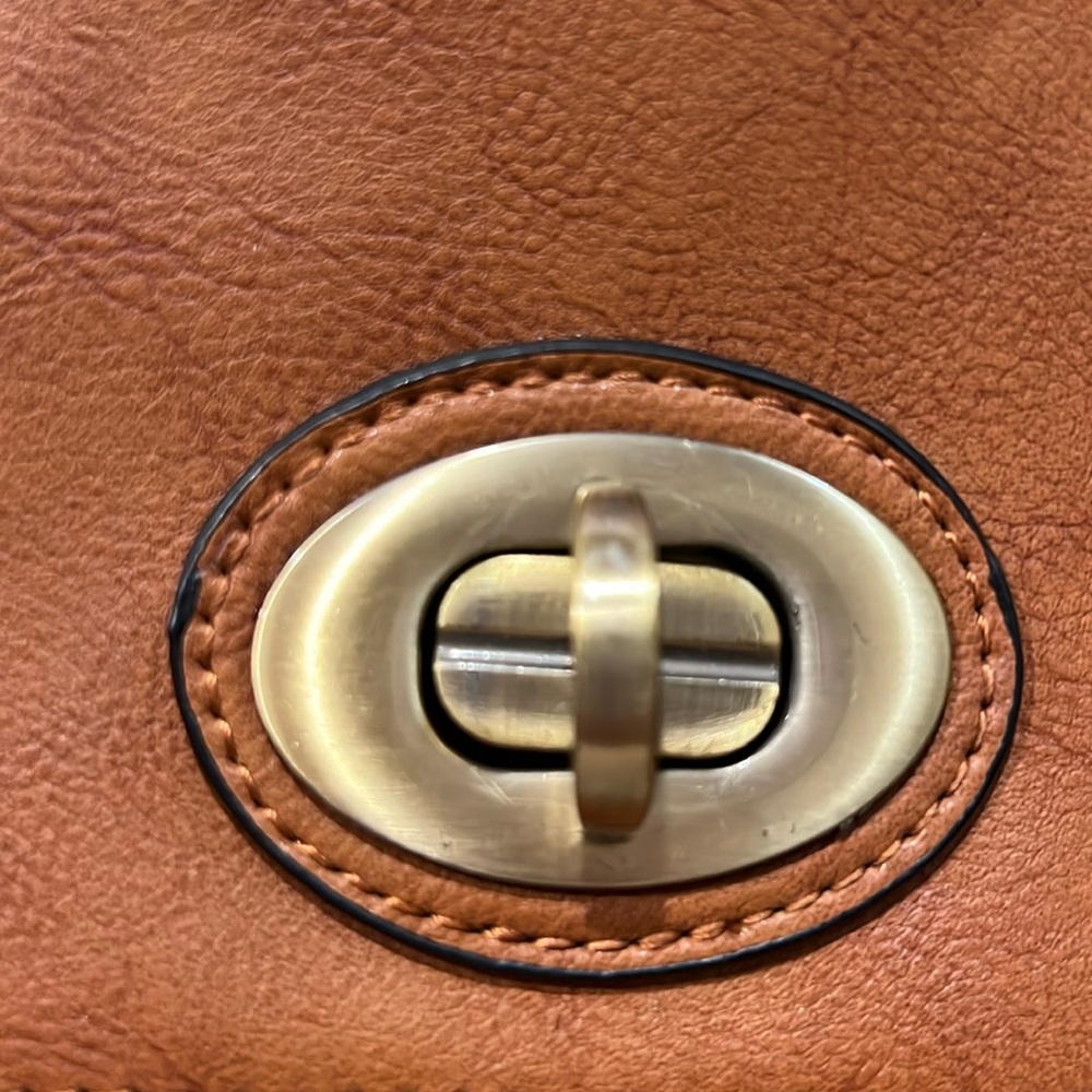 Kelly & Katie leather crossbody - Picture 6 of 8